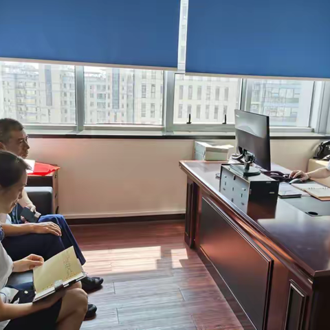 离退休管理部党支部开展 “两强”抓“两专” 主题党课活动