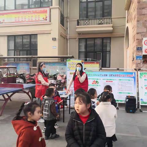 振兴社区新时代文明实践站开展防电诈及食品安全宣传活动