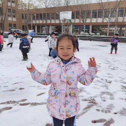 雪地里来了一群小画家👣