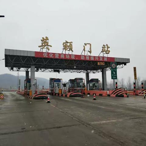 缅怀英烈，弘扬革命精神——文明服务永在心