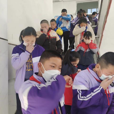 消防演练在校园•共筑防火平安园——中美UPS西下营小学开展消防演练活动纪实