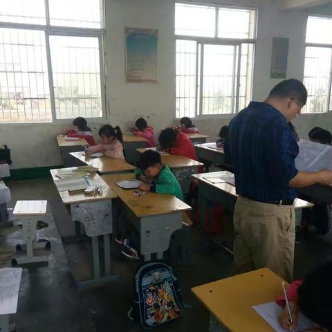 湖堰小学月考进行时