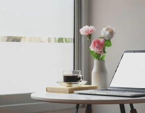 在时代风口浪尖的场景下，教师何以安身立命？