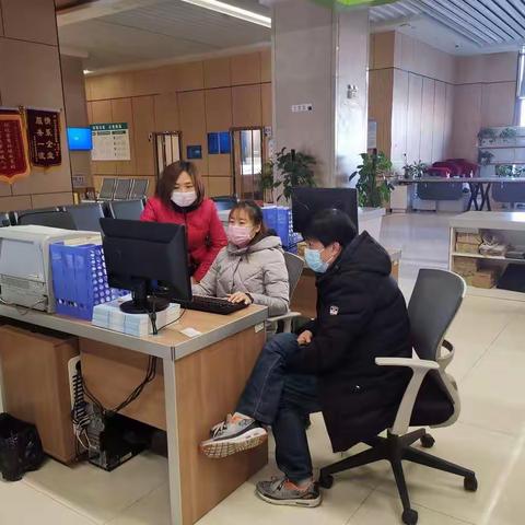 群防群治战疫情  暖心服务不“打烊”