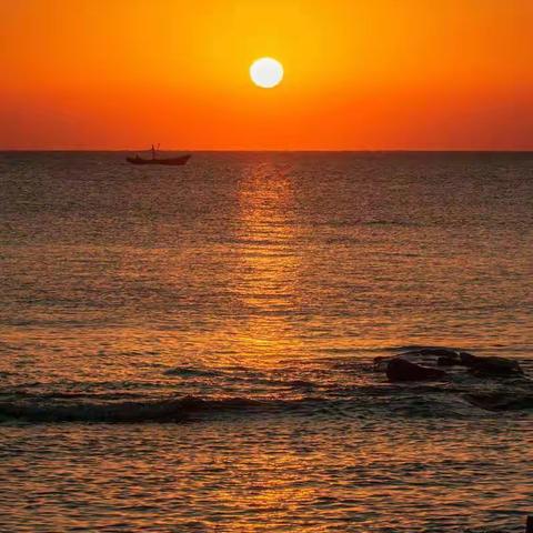题图·海上晨阳