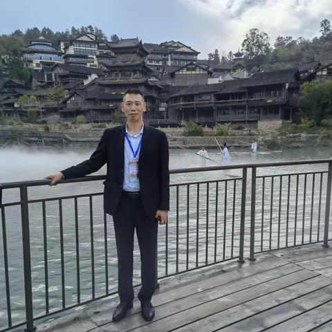 【古诗】政协委员视察乌江寨