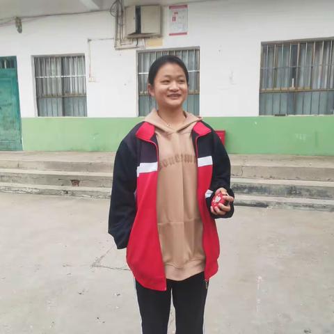 拾金不昧好榜样