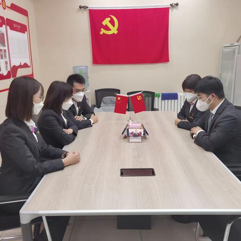 豪情满怀迎盛会 砥砺奋进续华章——  恋日嘉园党支部组织全员观看二十大