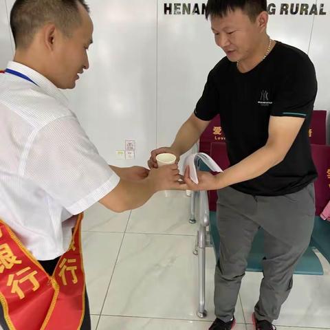 【百日营销竞赛第77期】咬定目标不放松 奋勇拼搏促发展——鄢陵农商银行梅里路分理处全力冲刺“百日营销竞赛”