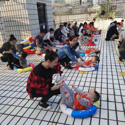 彤乐幼儿园小班亲子操排练剪影