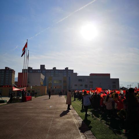 “莺歌燕语  歌声飞扬”———卢氏县第一小学一年级庆元旦合唱比赛圆满举行