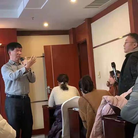 知识创新促课堂   专业成长促发展