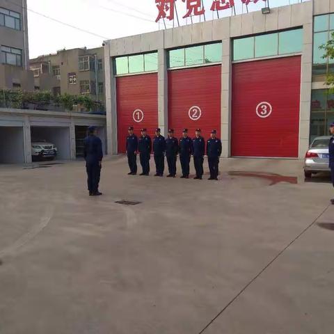 沂源县商城消防救援站开展队容风纪检查