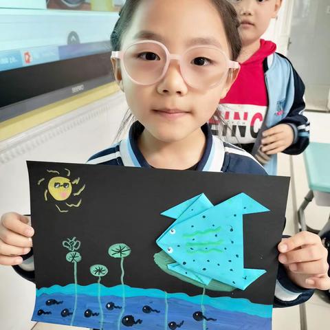 泰华折纸一年一班《青蛙》