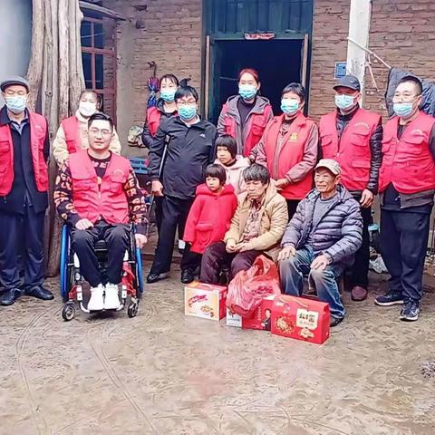 “心系贫困户，初冬送温暖”莒县自强志愿者协会走访慰问残疾困难家庭活动。