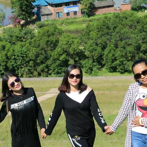 一个像夏天一个像秋天