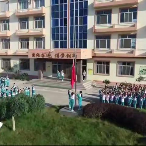 展示研讨助成长，扬帆启航踏新程                   ———记小门家小学新成分教师听评课活动