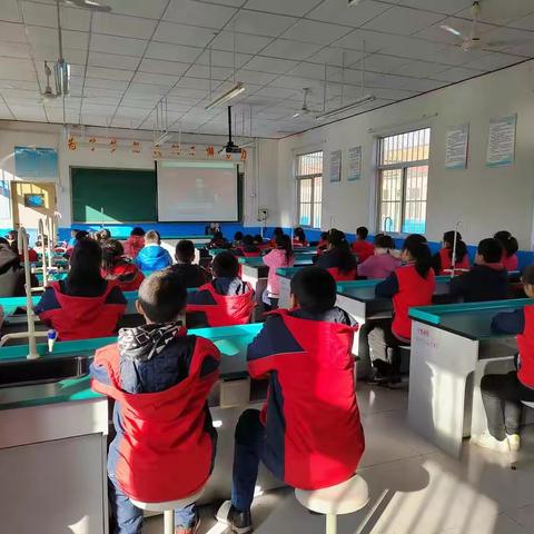 学深悟透全会精神 凝心聚力再启新程----固堤街道各学校全体师生集中学习贯彻党的十九届六中全会精神