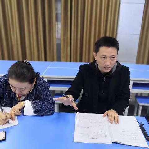 广元市实验小学2021秋英语组“1+1”研训之李静老师风采