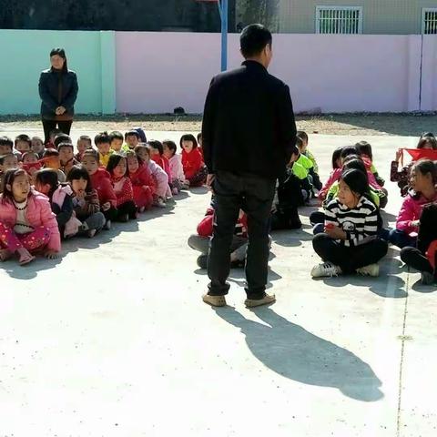 安全知识天天讲，安全保障时时在！——记海丰县平东镇南门小学地震、火灾逃生演练