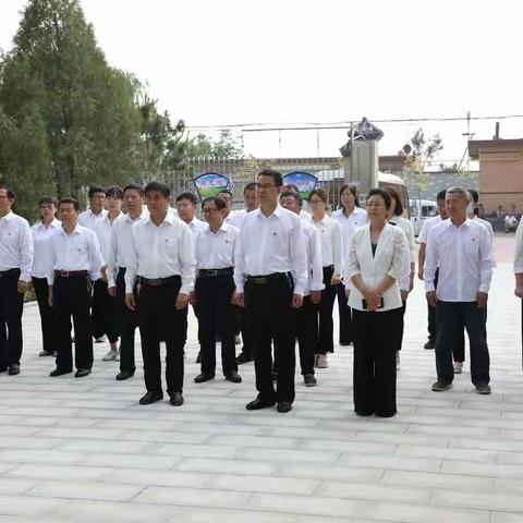 市人大机关组织开展重温入党誓词暨党史学习教育专题党课活动