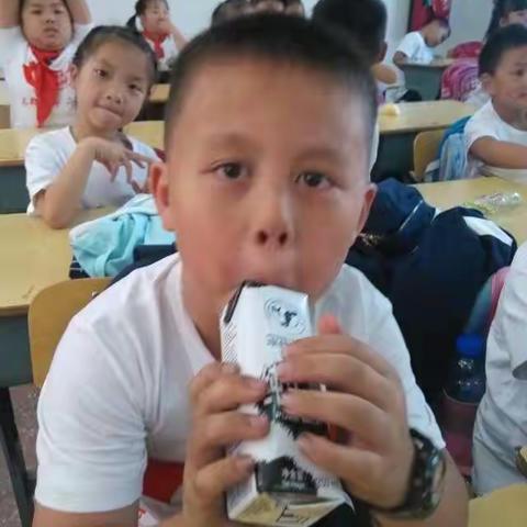 池乐乐的童年生活