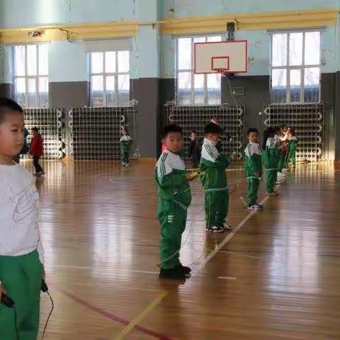 “绳”彩飞扬  毽花绽放——东路小学毽绳比赛