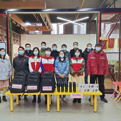 新春暖蜂在行动  韵湖社区送关怀