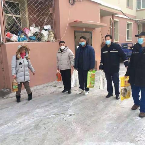 爱心资助暖童心 情系教育助成长