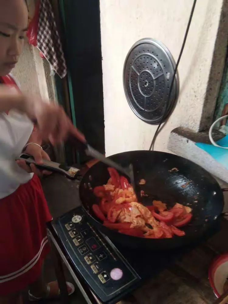 沙县凤岗中心小学六年级潜思力行促养成