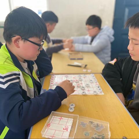 洛阳伊河学校五年级棋艺社团