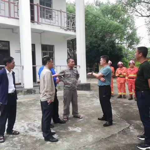 省应急管理厅、省林业局职能部门负责人一行 莅临乌烈管护站督导森林防火工作