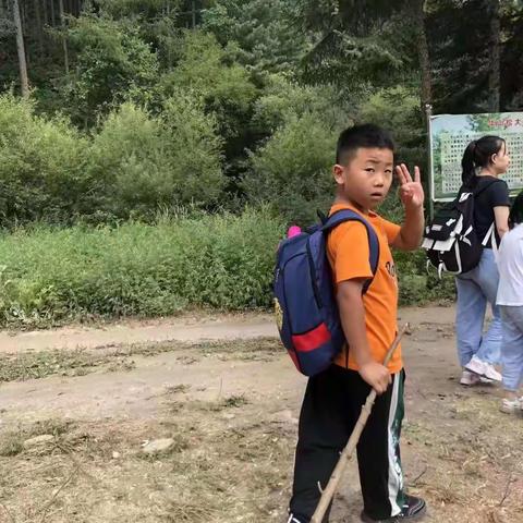 孟一凡的暑假实践-第一次一个人跟团游玩！