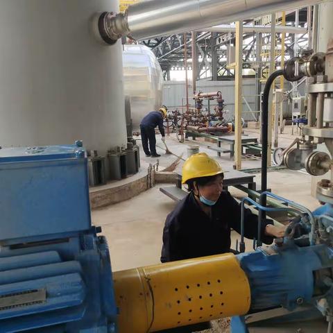 化工厂铵苯单元正常运行中