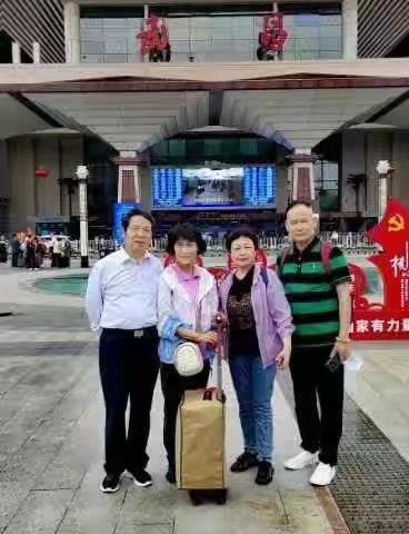 跟着喜子去旅行山西篇-武昌火车站集合🈴岀发。