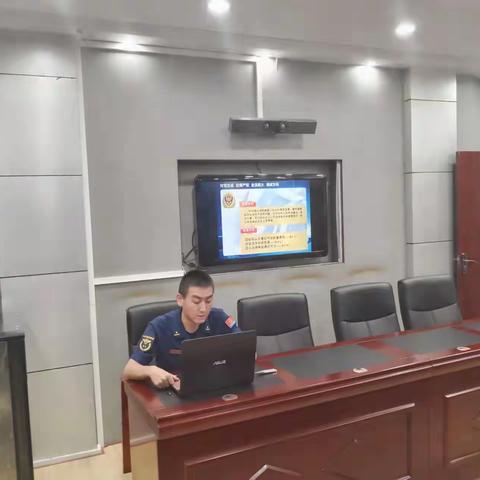 岐山大队凤鸣专职消防救援站开展法律法规暨涉密专题教育学习