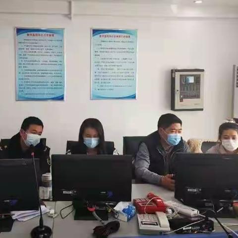 全员行动出重拳 净化广场保平安