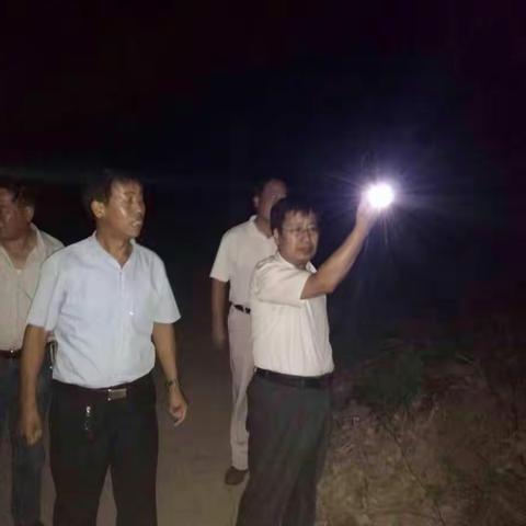 张吉华局长到东良中学调研指导工作