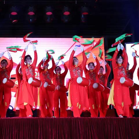 精彩又热闹——灵秀湖北 四季村晚 “美丽乡村 我的舞台”淮河镇乡村村晚隆重举行