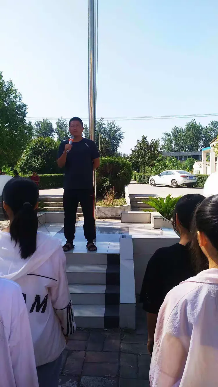 姜庄乡初级中学进行防空演练和爱国主义教育活动