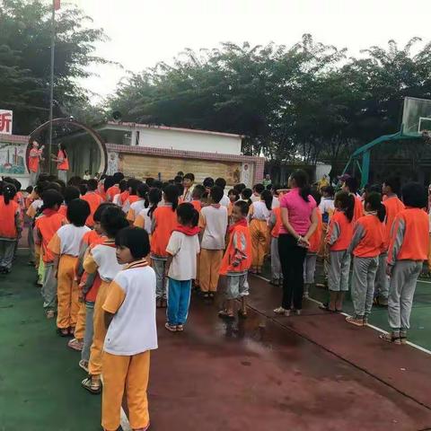 三岭小学“争当新时代好队员”新少年先锋队入队仪式