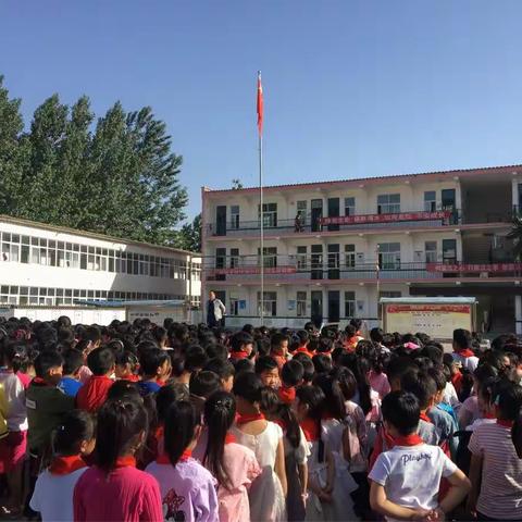 长桥镇显忠小学迎六一开展“争做新时代好队员——你好，新时代！”活动