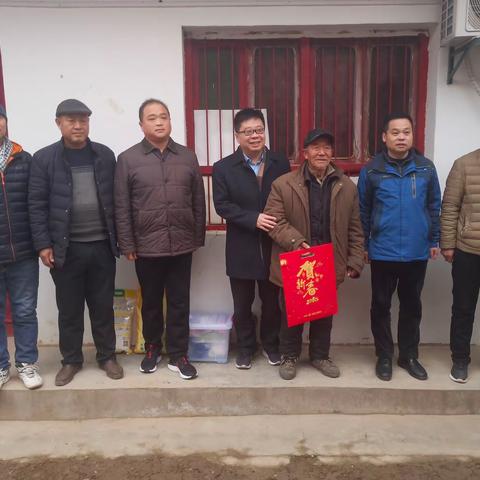 区委常委、副区长杨兵到小金街道慰问贫困户
