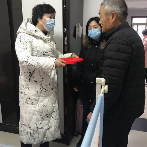 气温骤降难抵温情||小金街道帮扶救济暖人心