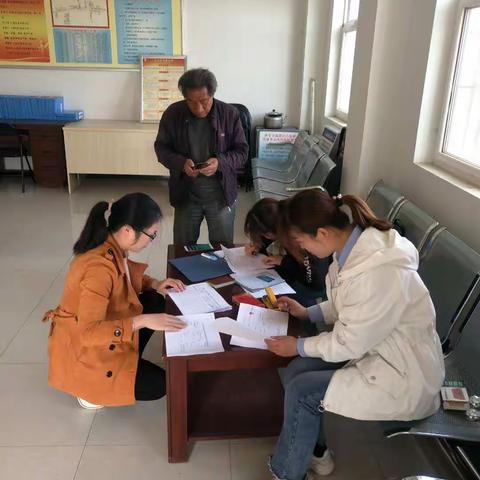 区民政局第三方对小金街办五保户进行复审评估