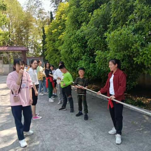 “一根绳一条心  拔河比赛聚人心”——东渡小学拔河比赛纪实