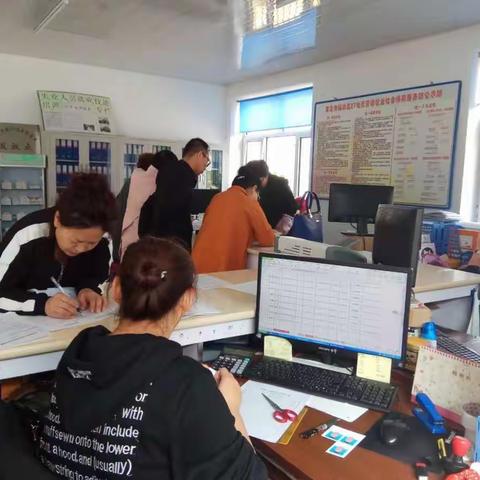 27社区日常办理社保补贴、失业证