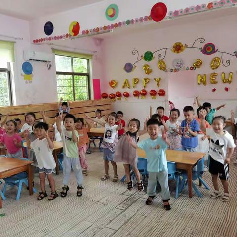 “疫”样鼠年   相伴成长