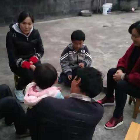 入户家访送关爱，精准扶贫暖人心---明光中心小学教育扶贫工作纪实