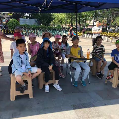 东苑小学四（5）班一六月德育作业文明出行宣传员。